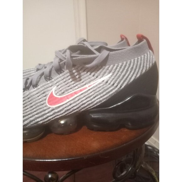 Nike Air VaporMax Flyknit 3 Men's Size 11.5 Particle Grey/Black/Red, AJ6900-012 - Picture 10 of 15